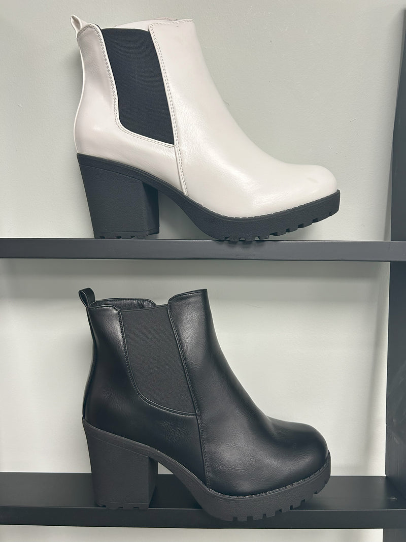 Refresh Chelsea Boots